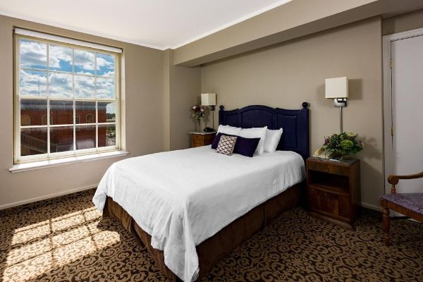 LaSalle Boutique Hotel and The Downtown Elixir and Spirits (Bryan)